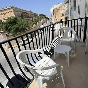 St Julians Smart 2 Bedroom San Ġiljan