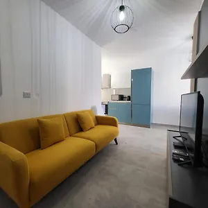 St Julian Apartamento